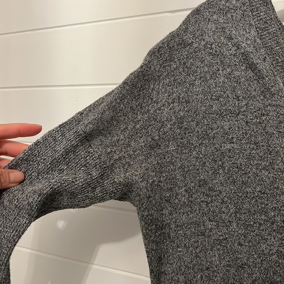 American Eagle Outfitters V-neck sweater - Picture 5 of 6